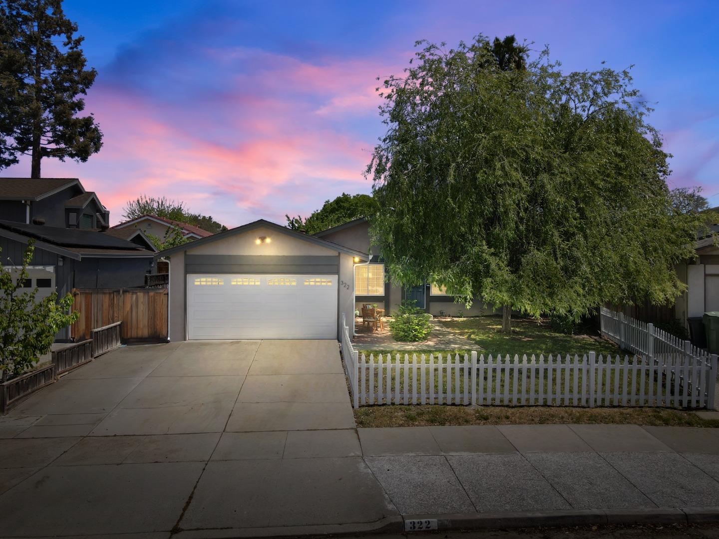 Detail Gallery Image 1 of 1 For 322 Endmoor Ct, San Jose,  CA 95119 - 3 Beds | 2 Baths