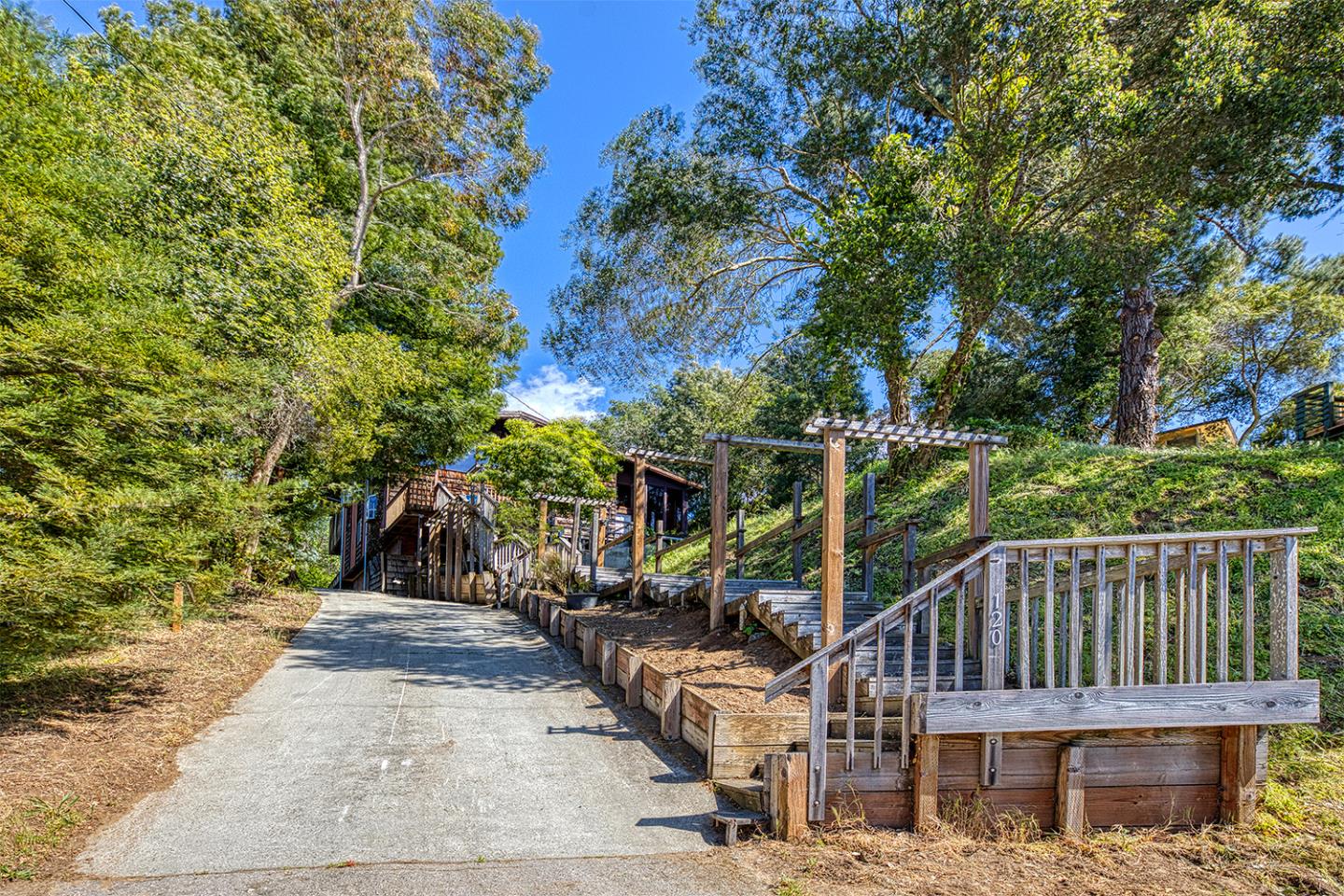 Detail Gallery Image 1 of 1 For 120 Linda Ct, Aptos,  CA 95003 - 3 Beds | 2/1 Baths