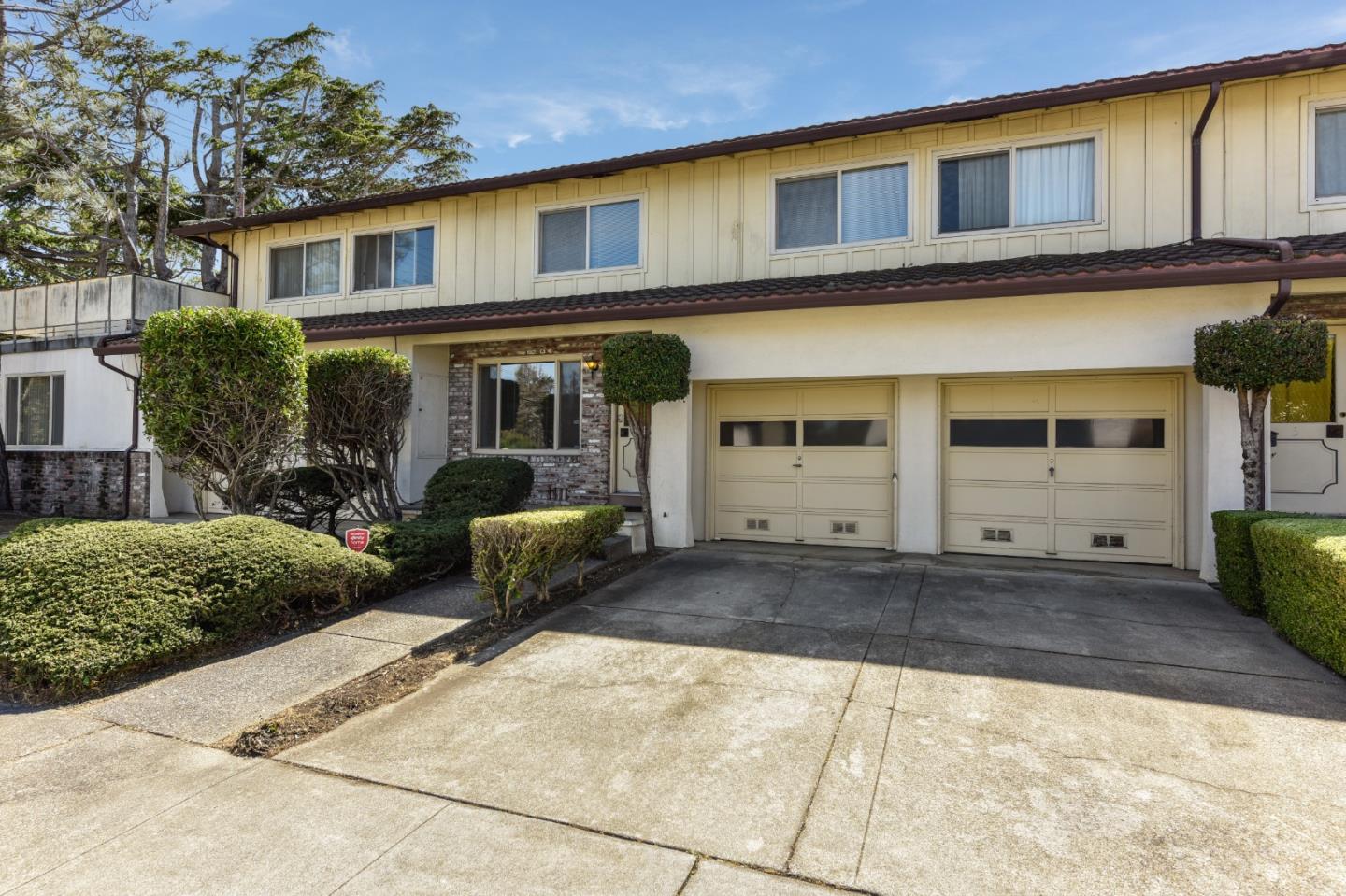 Detail Gallery Image 1 of 1 For 1 Hazel Ave #3,  Millbrae,  CA 94030 - 2 Beds | 1/1 Baths