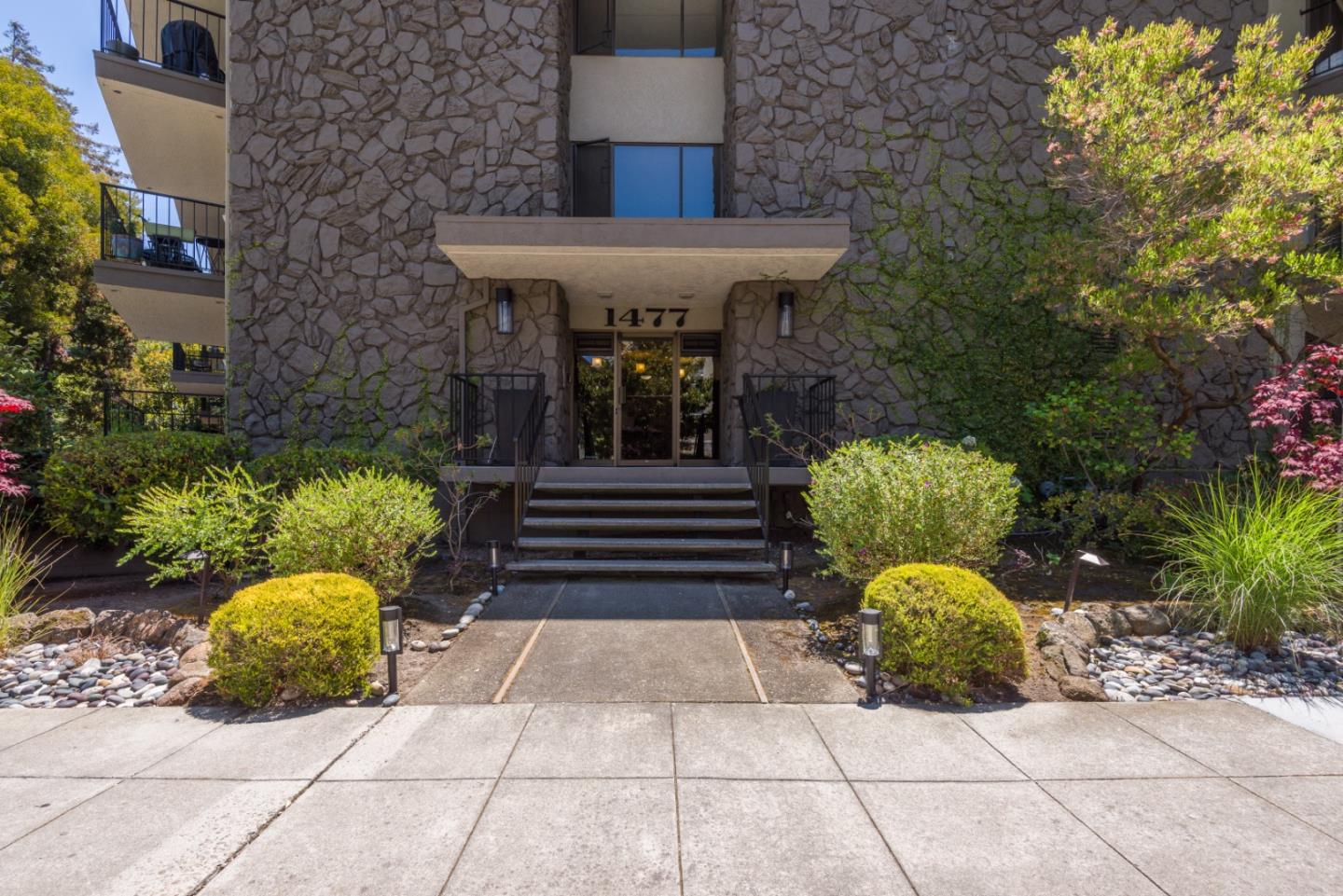 Detail Gallery Image 1 of 1 For 1477 Floribunda Ave #305,  Burlingame,  CA 94010 - 1 Beds | 1 Baths