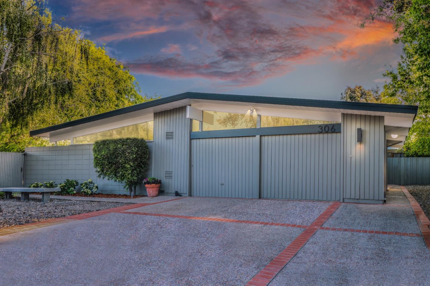 Detail Gallery Image 1 of 1 For 306 Diablo Ct, Palo Alto,  CA 94306 - 4 Beds | 2 Baths