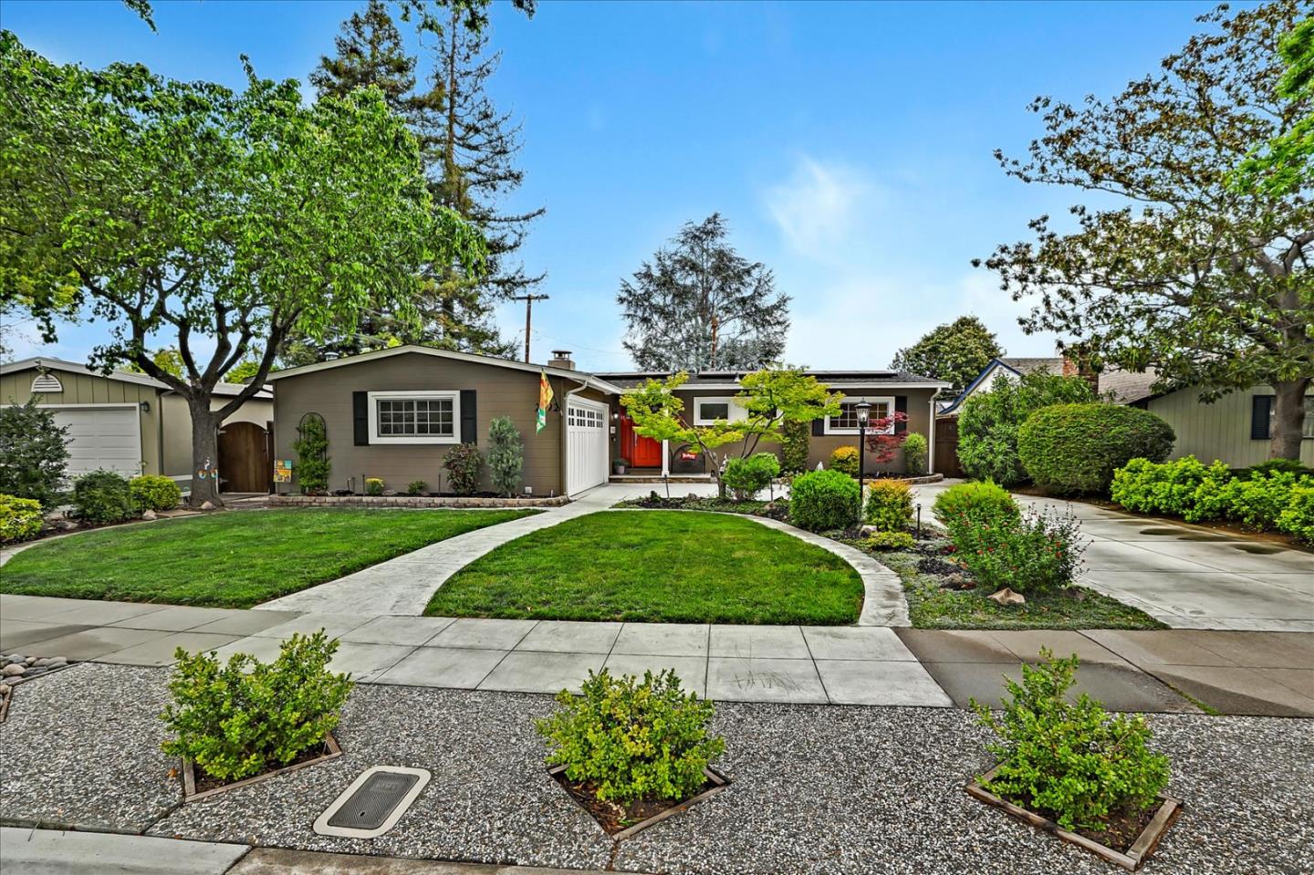 Detail Gallery Image 1 of 1 For 2592 Lansford Ave, San Jose,  CA 95125 - 3 Beds | 3 Baths