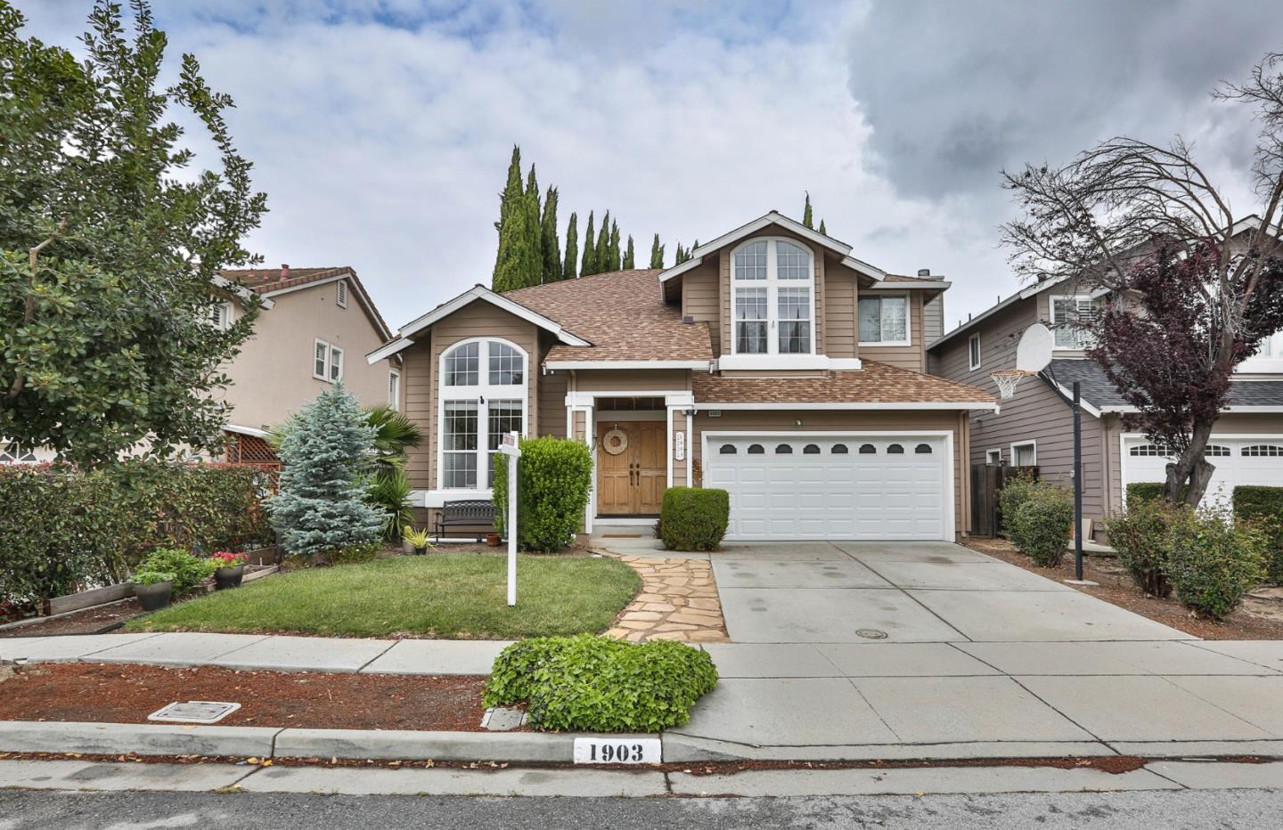 Detail Gallery Image 1 of 1 For 1903 Junesong Way, San Jose,  CA 95133 - 4 Beds | 2/1 Baths