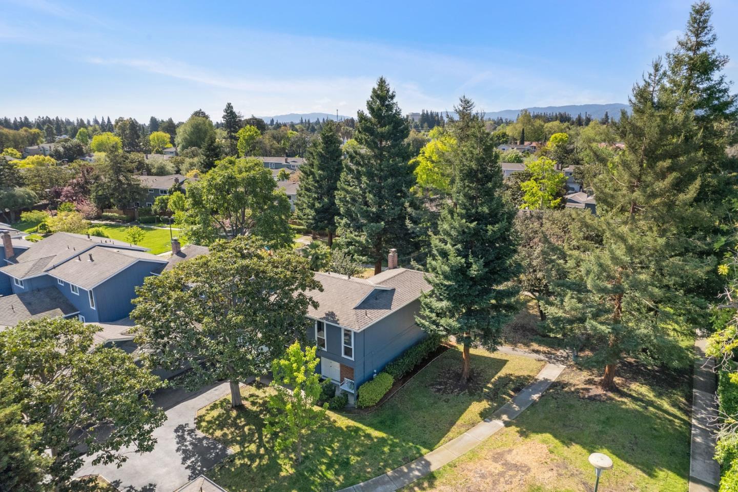 Detail Gallery Image 1 of 1 For 1543 Lilac Ln, Mountain View,  CA 94043 - 3 Beds | 2/1 Baths