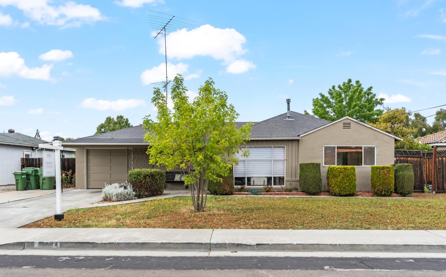 Detail Gallery Image 1 of 1 For 2951 Humbolt Ave, Santa Clara,  CA 95051 - 3 Beds | 2 Baths