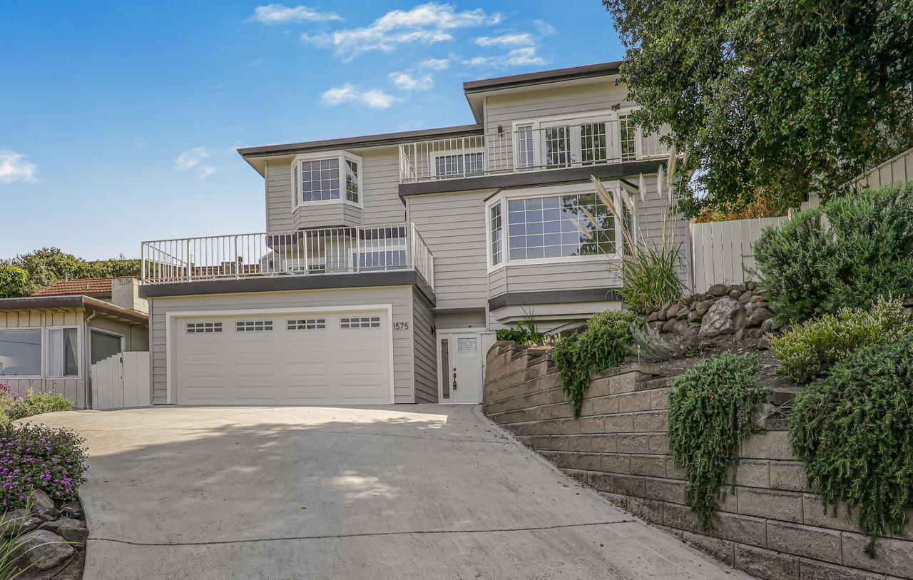 Detail Gallery Image 1 of 1 For 1575 Winding Way, Belmont,  CA 94002 - 3 Beds | 2/1 Baths