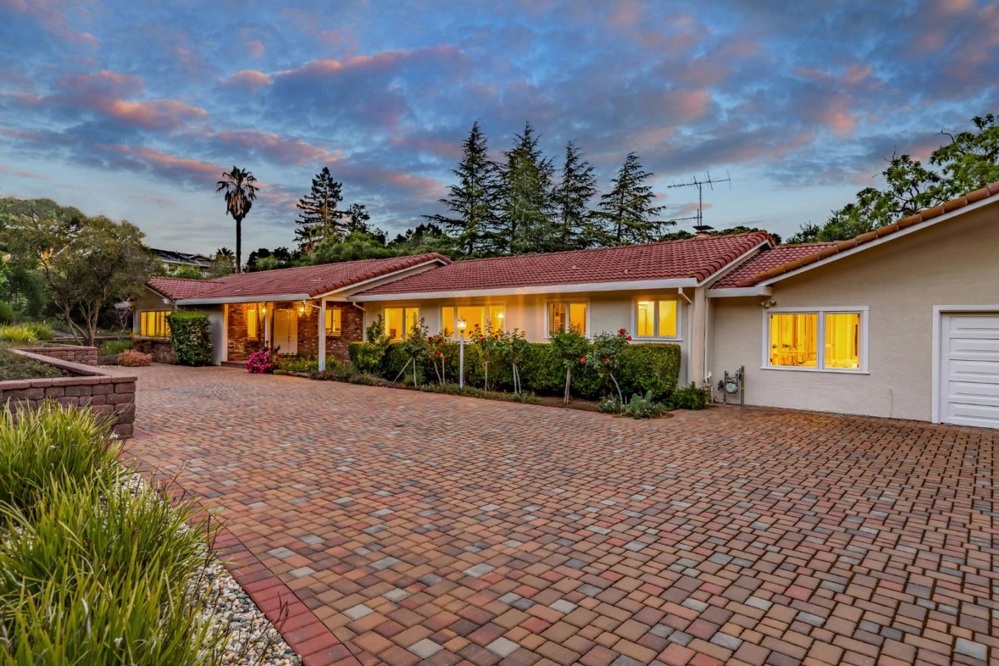 Detail Gallery Image 1 of 1 For 12200 Menalto Dr, Los Altos Hills,  CA 94022 - 5 Beds | 3 Baths