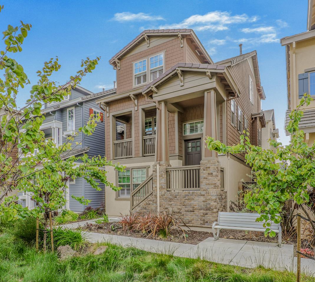 Detail Gallery Image 1 of 1 For 3618 Pyramid Way, Mountain View,  CA 94043 - 3 Beds | 3/1 Baths