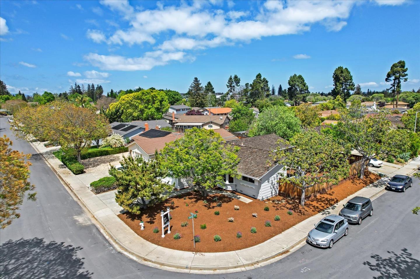 Detail Gallery Image 1 of 1 For 1139 Crespi Dr, Sunnyvale,  CA 94086 - 4 Beds | 2 Baths