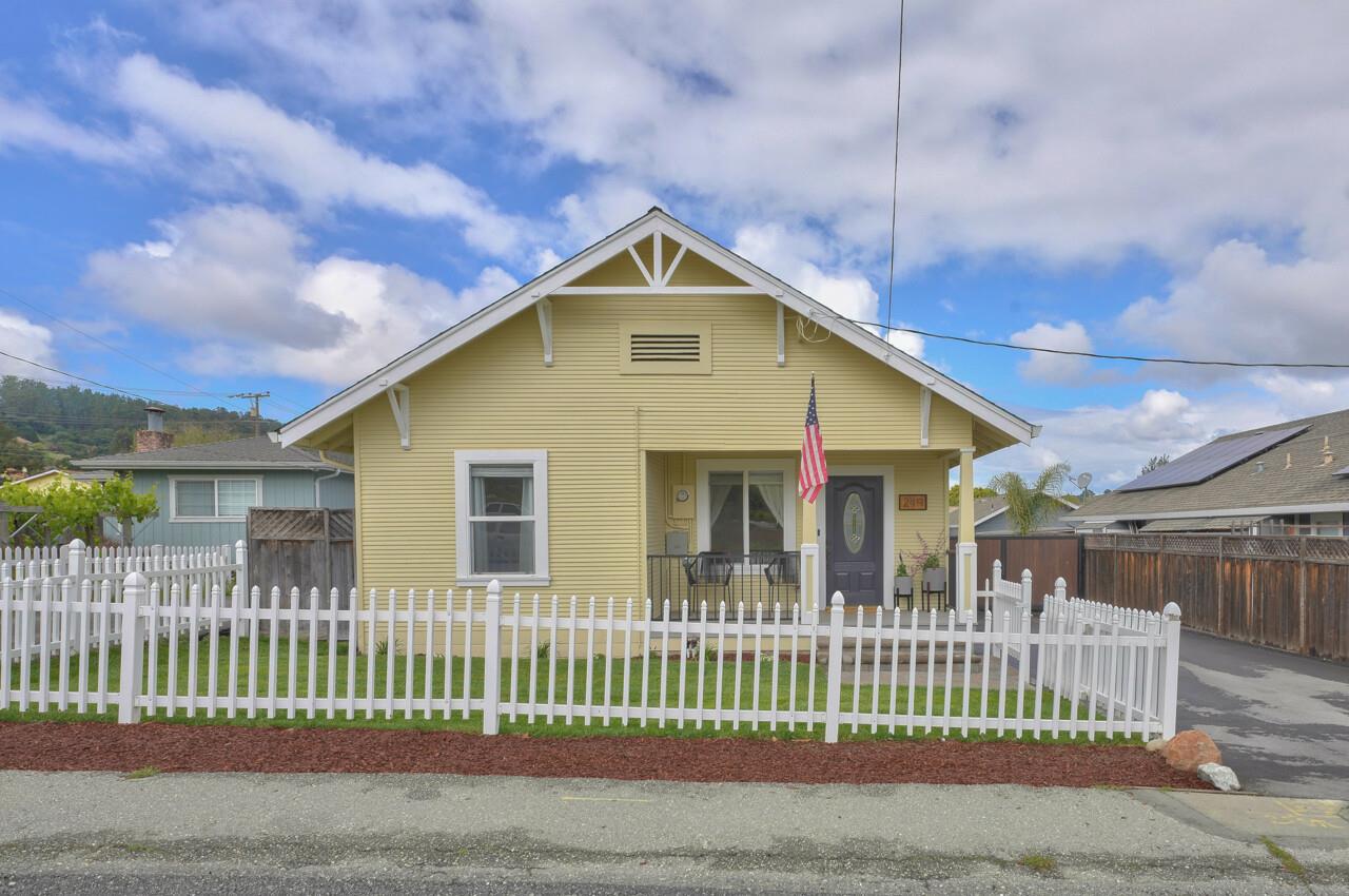 Detail Gallery Image 1 of 1 For 249 Carpenteria Rd, Aromas,  CA 95004 - 2 Beds | 1 Baths