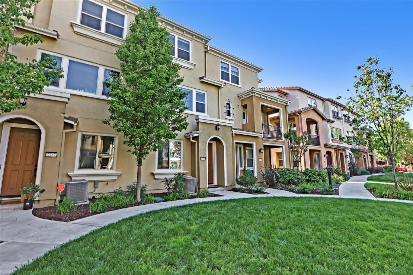 Detail Gallery Image 1 of 1 For 2773 Ferrara Cir, San Jose,  CA 95111 - 3 Beds | 3/1 Baths