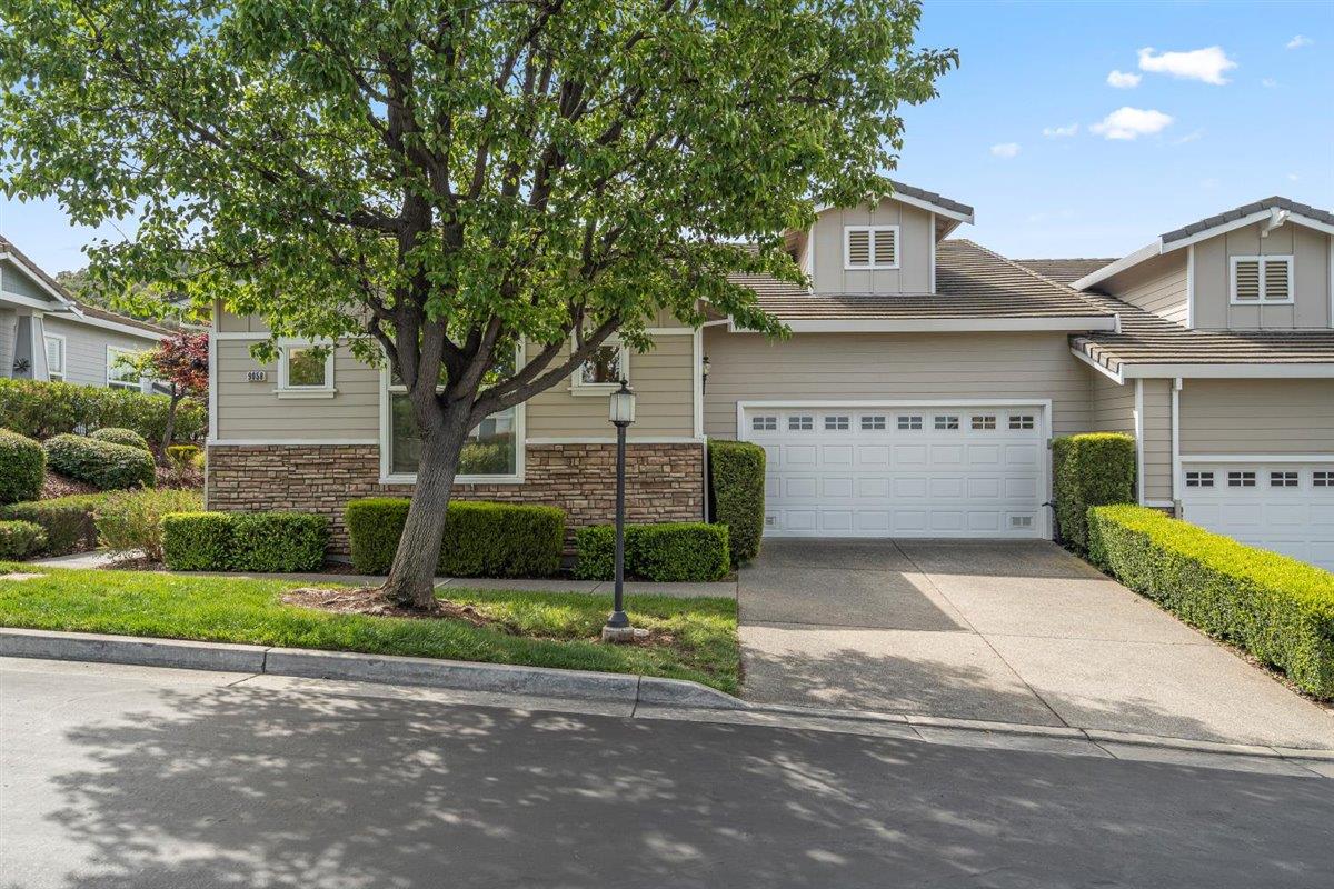 Detail Gallery Image 1 of 1 For 9058 Village View Loop, San Jose,  CA 95135 - 2 Beds | 2/1 Baths