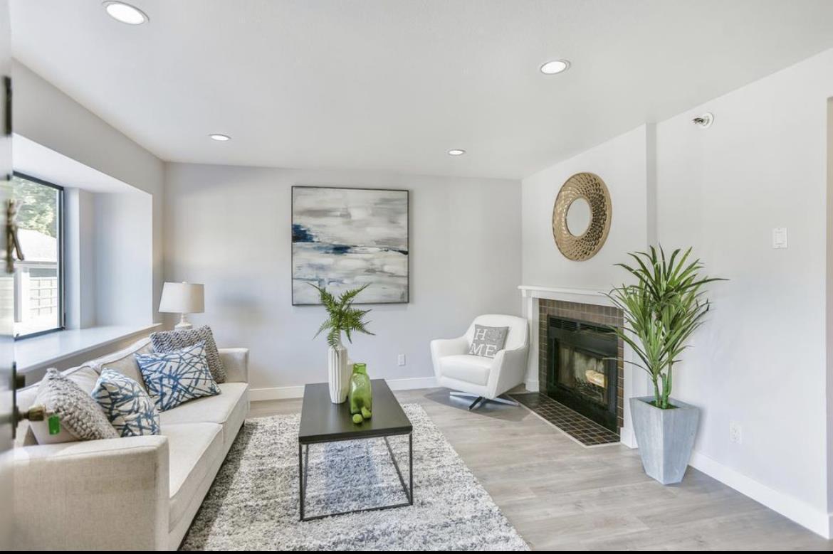 Detail Gallery Image 1 of 1 For 457 Sierra Vista Ave #7,  Mountain View,  CA 94043 - 2 Beds | 2/1 Baths