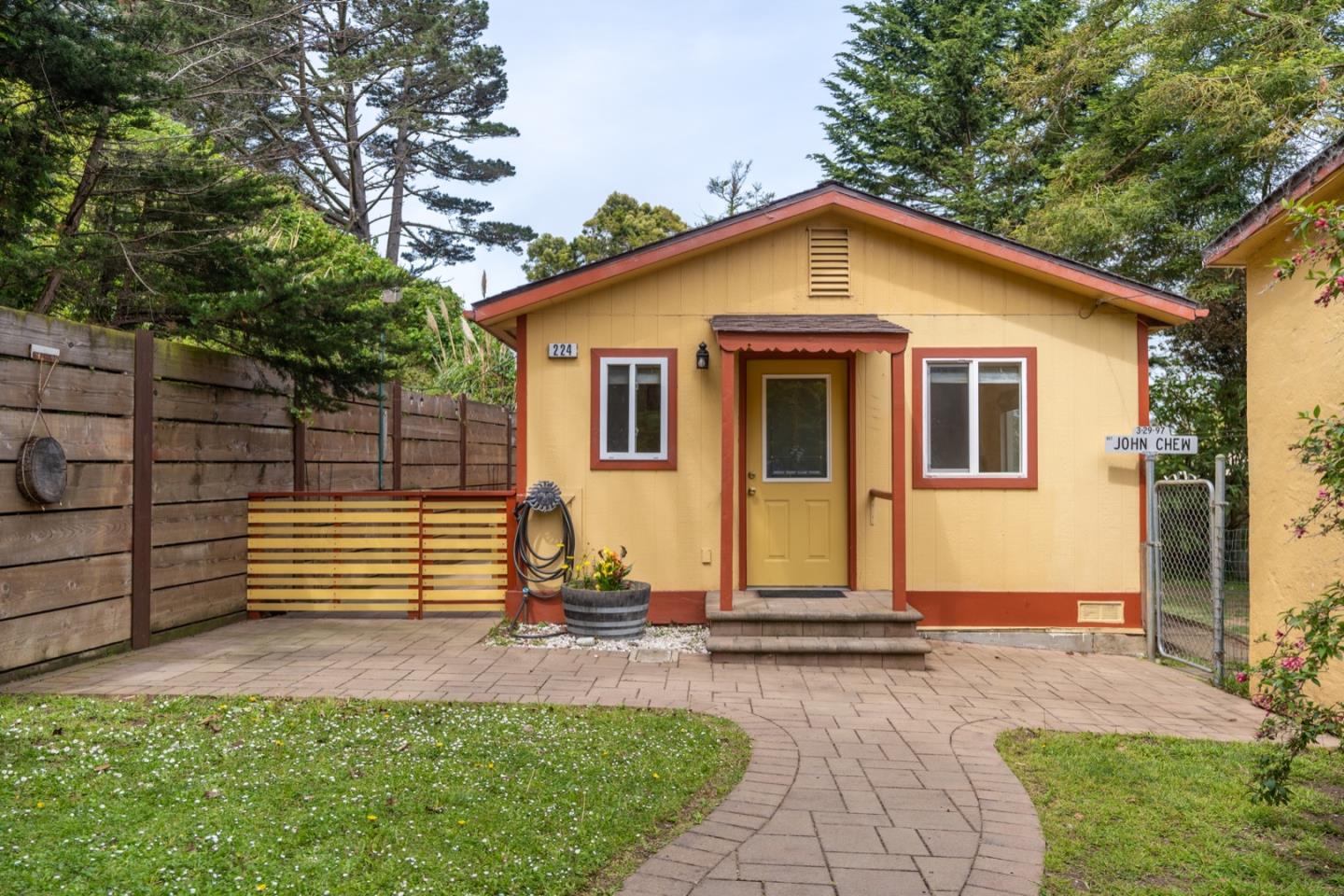 Detail Gallery Image 1 of 1 For 224 Winona, Pacifica,  CA 94044 - 1 Beds | 1 Baths