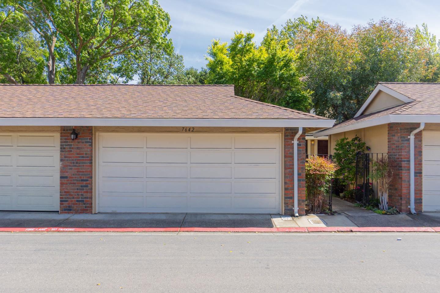 Detail Gallery Image 1 of 1 For 7642 Arbor Creek Cir, Dublin,  CA 94568 - 3 Beds | 2/1 Baths