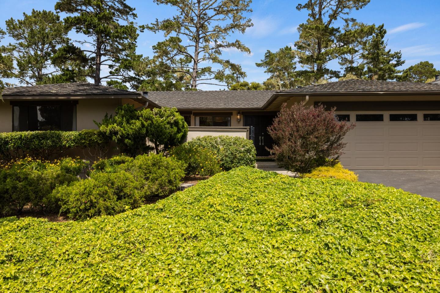 Detail Gallery Image 1 of 1 For 44 Country Club Gate, Pacific Grove,  CA 93950 - 3 Beds | 2 Baths