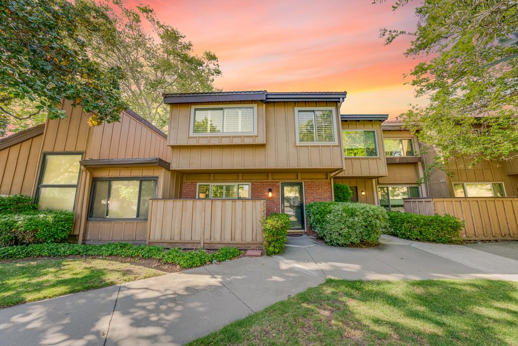 Detail Gallery Image 1 of 1 For 2342 Bear Valley Ln, San Jose,  CA 95133 - 4 Beds | 2/1 Baths