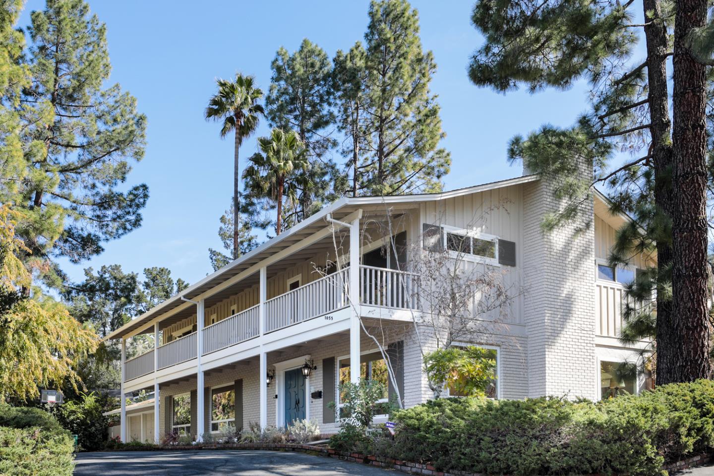 Detail Gallery Image 1 of 1 For 1055 Siskiyou Dr, Menlo Park,  CA 94025 - 6 Beds | 4/1 Baths