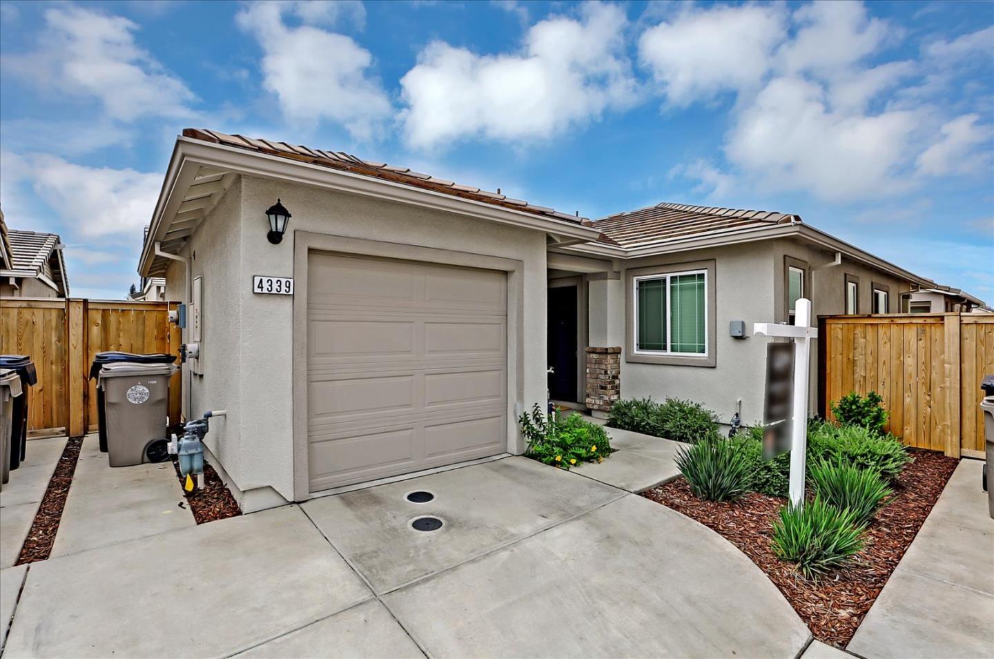 Detail Gallery Image 1 of 1 For 4339 White Ash Ln, Sacramento,  CA 95834 - 2 Beds | 1 Baths