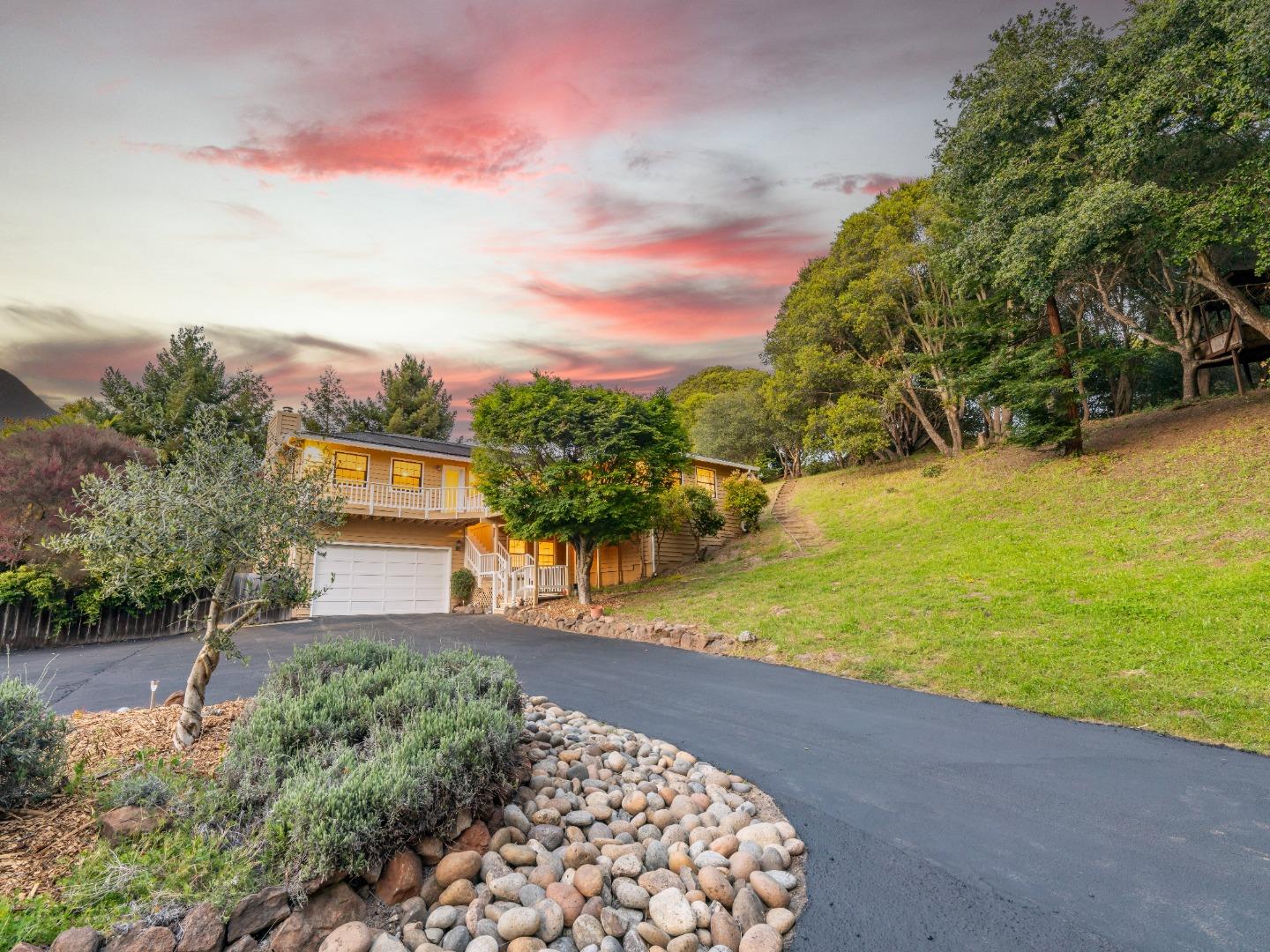 Detail Gallery Image 1 of 1 For 200 Quail Run Rd, Aptos,  CA 95003 - 5 Beds | 2 Baths