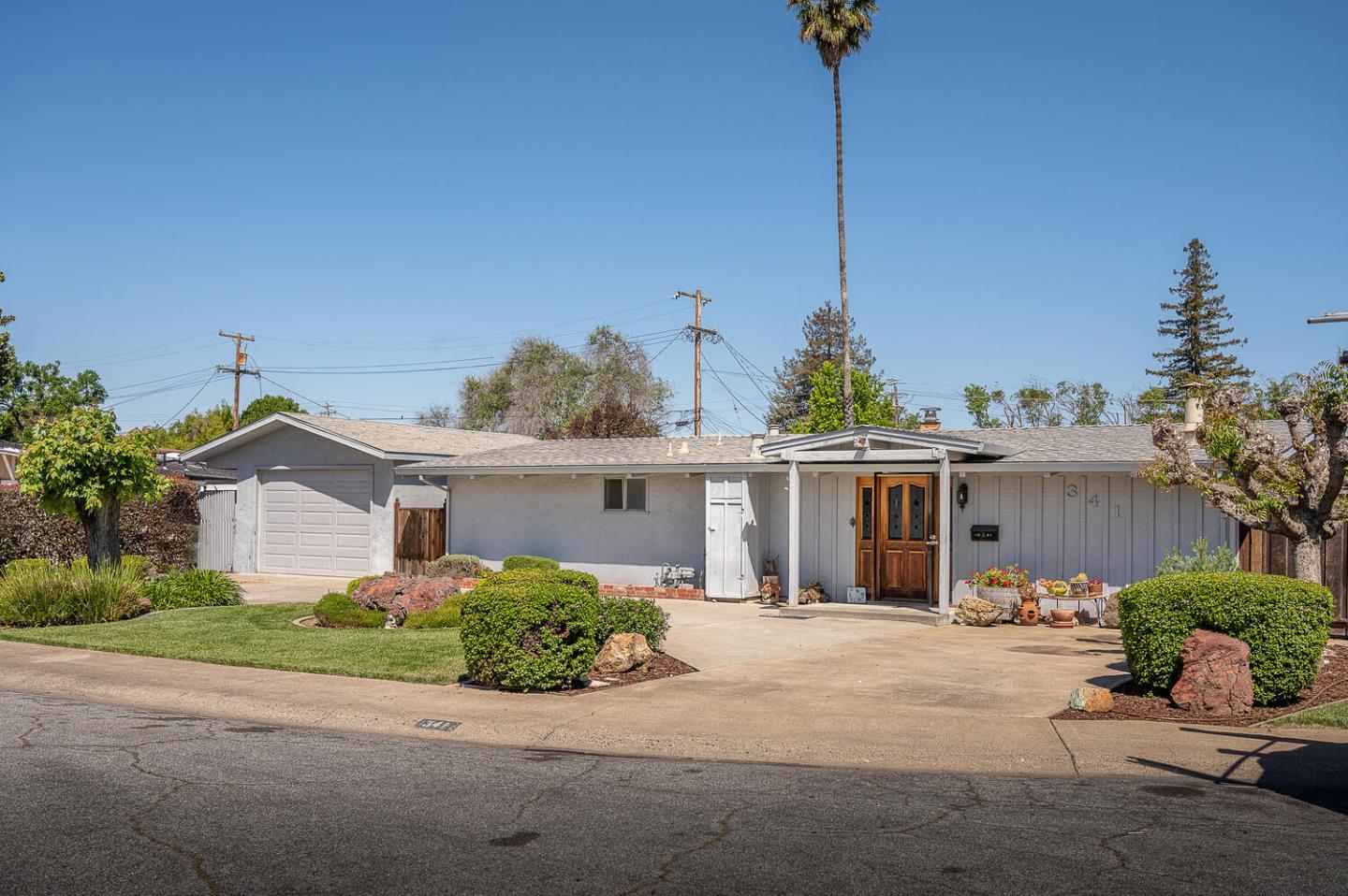 Detail Gallery Image 1 of 1 For 341 Walnut Ln, Gilroy,  CA 95020 - 4 Beds | 2 Baths