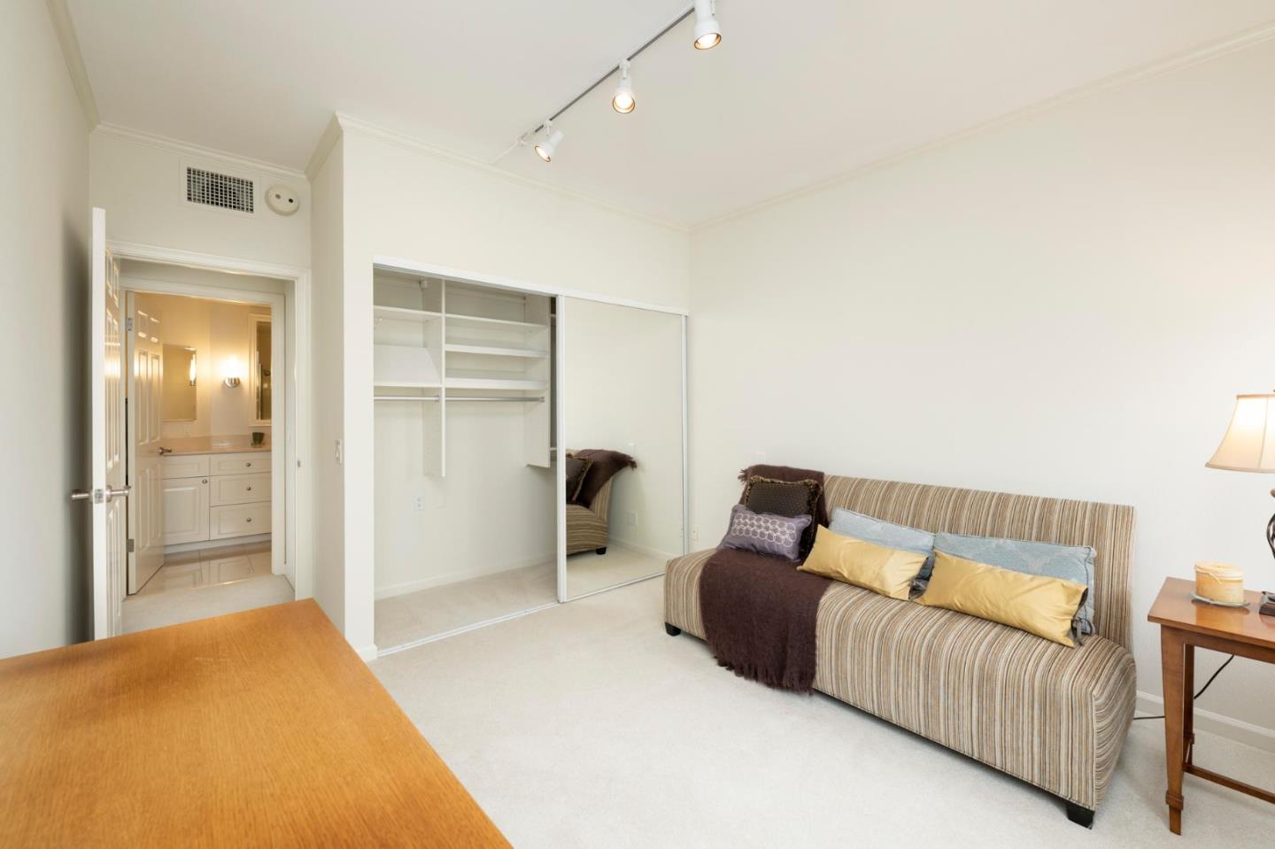 Detail Gallery Image 2 of 10 For 1 Baldwin Ave #517,  San Mateo,  CA 94401 - 2 Beds | 2 Baths