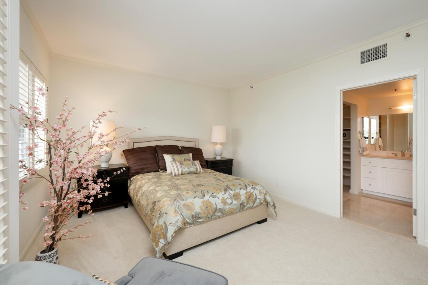 Detail Gallery Image 3 of 10 For 1 Baldwin Ave #517,  San Mateo,  CA 94401 - 2 Beds | 2 Baths