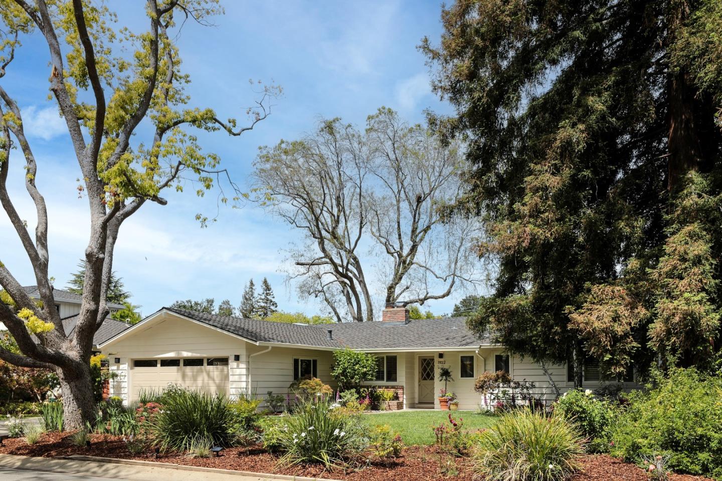 Detail Gallery Image 1 of 1 For 1922 Annette Ln, Los Altos,  CA 94024 - 3 Beds | 2/1 Baths