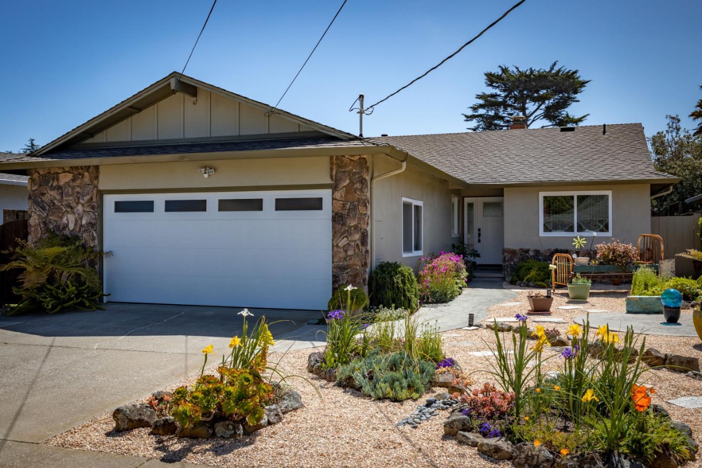 Detail Gallery Image 1 of 1 For 440 Lancaster Blvd, Moss Beach,  CA 94038 - 3 Beds | 2 Baths