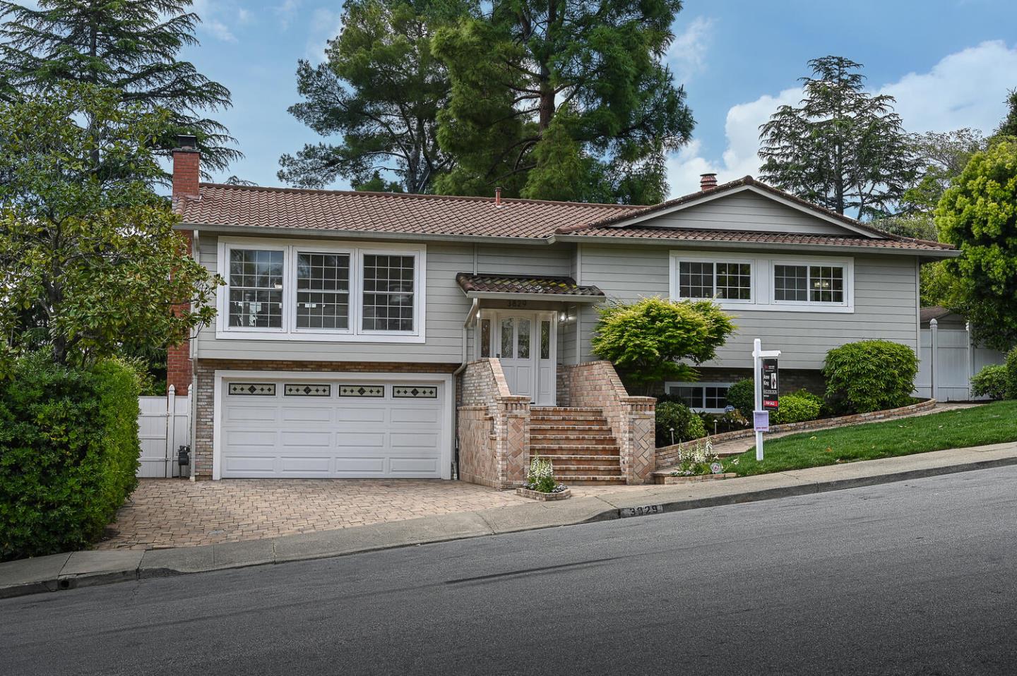 Detail Gallery Image 1 of 1 For 3829 Bret Harte Dr, Redwood City,  CA 94061 - 4 Beds | 2/1 Baths