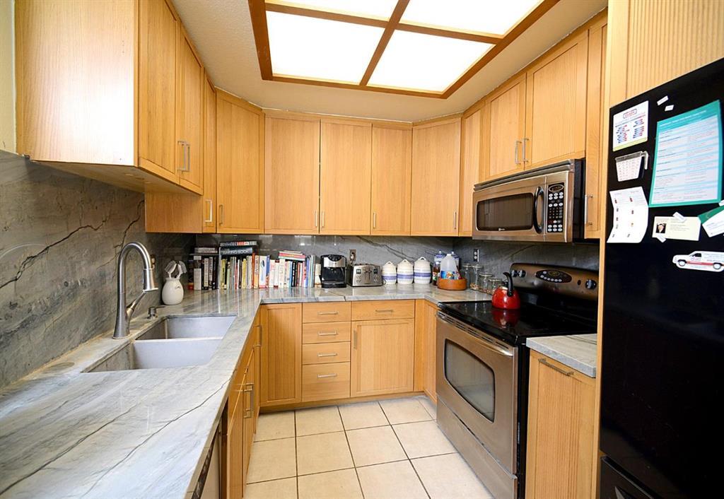 Detail Gallery Image 1 of 1 For 251 Kenbrook Cir, San Jose,  CA 95111 - 2 Beds | 1 Baths