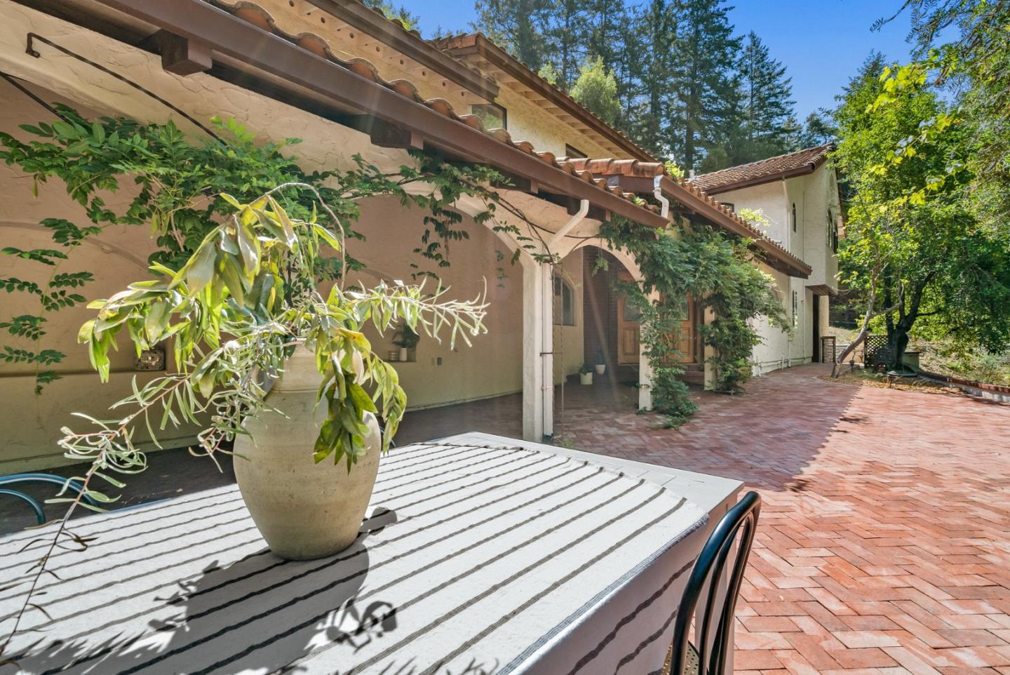 Detail Gallery Image 1 of 1 For 500 Glen Canyon Rd, Santa Cruz,  CA 95060 - 4 Beds | 4 Baths