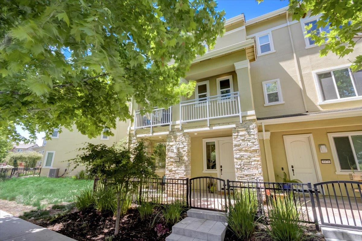 Detail Gallery Image 1 of 1 For 5979 Raleigh Rd, San Jose,  CA 95123 - 4 Beds | 3/1 Baths
