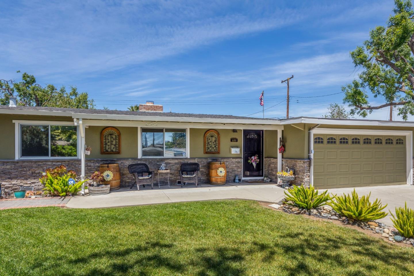 Detail Gallery Image 1 of 1 For 691 Albert Way, Campbell,  CA 95008 - 3 Beds | 2 Baths