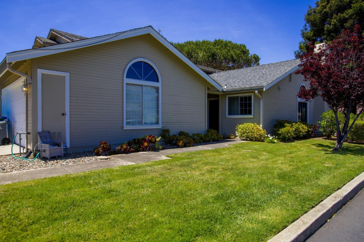 Detail Gallery Image 1 of 1 For 835 Vista Montara Cir, Pacifica,  CA 94044 - 2 Beds | 2 Baths