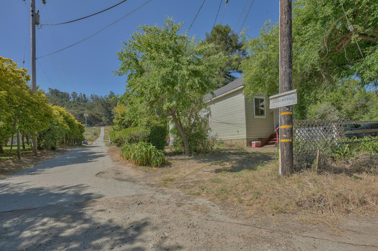 Detail Gallery Image 1 of 1 For 1084 San Miguel Canyon Rd. #F-H,  Watsonville,  CA 95076 - 3 Beds | 1 Baths