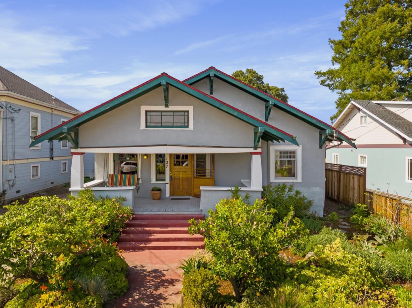 Detail Gallery Image 1 of 1 For 127 Clinton St, Santa Cruz,  CA 95062 - 2 Beds | 2 Baths