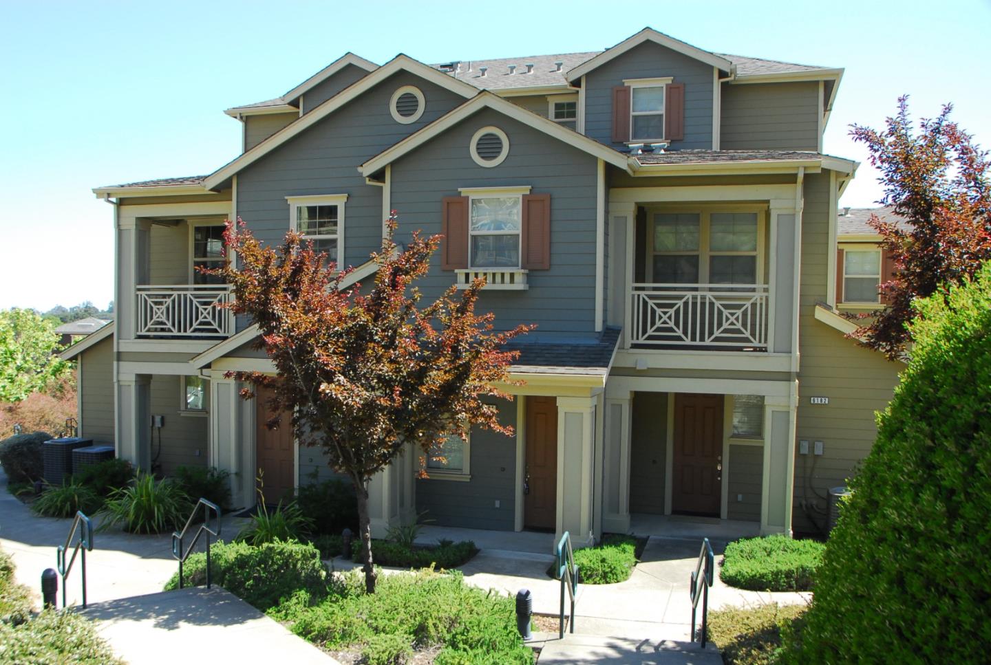 Detail Gallery Image 1 of 1 For 6184 Old Quarry Loop, Oakland,  CA 94605 - 2 Beds | 2/1 Baths