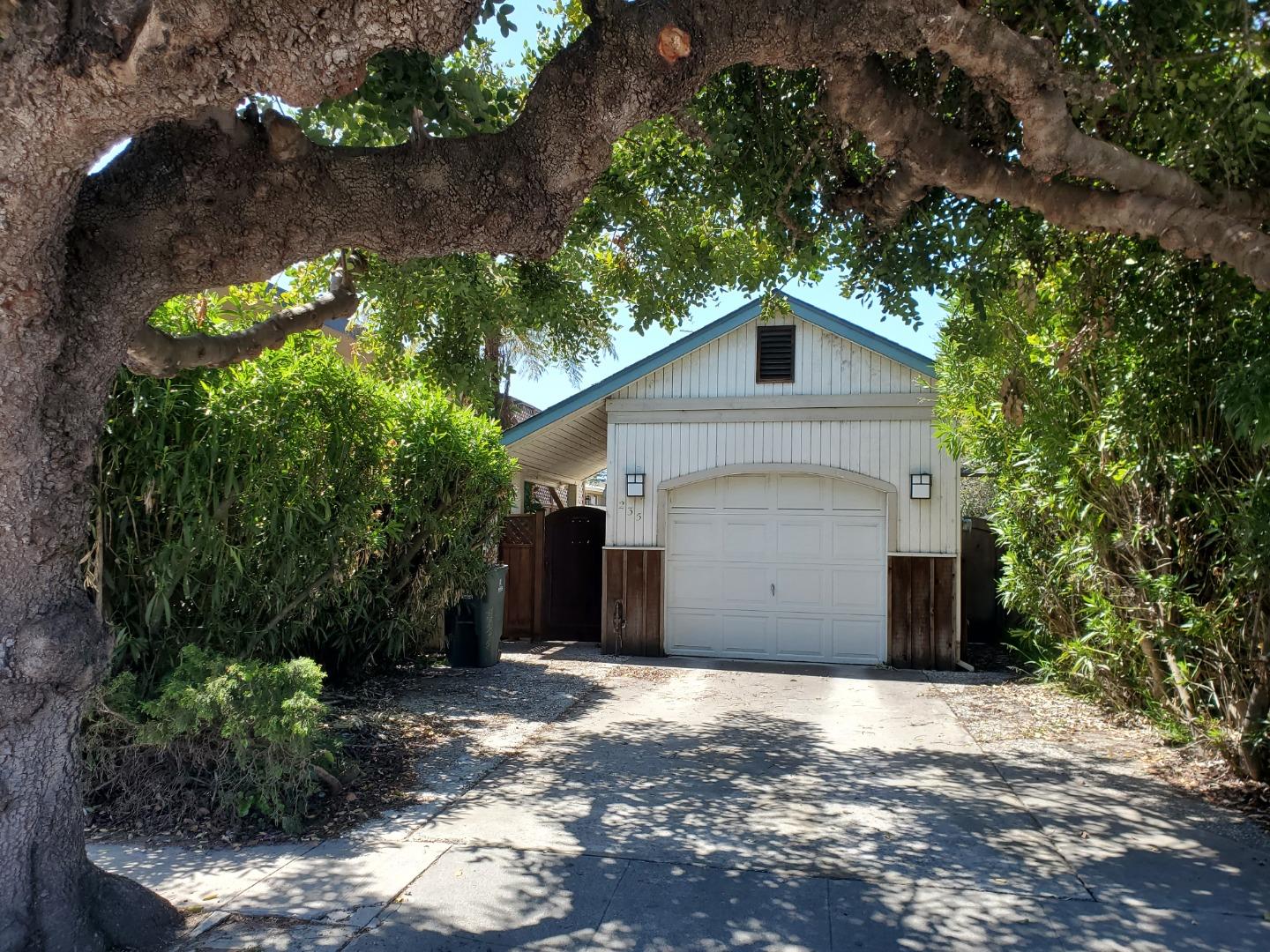 Detail Gallery Image 1 of 1 For 235 Blackburn St, Santa Cruz,  CA 95060 - 2 Beds | 2 Baths