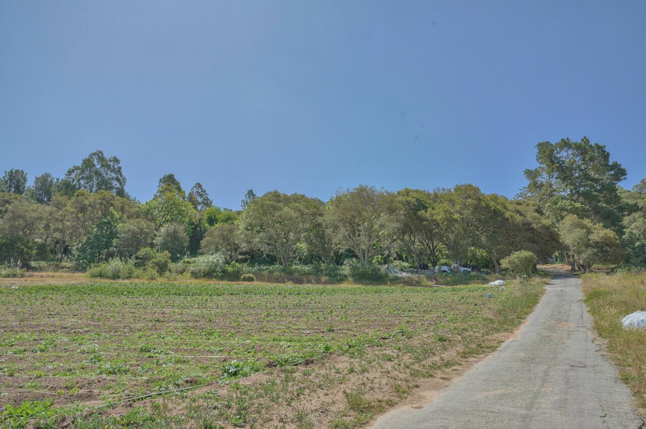 Detail Gallery Image 1 of 1 For 1084 San Miguel Canyon Rd. #B - J,  Watsonville,  CA 95076 - 3 Beds | 2 Baths