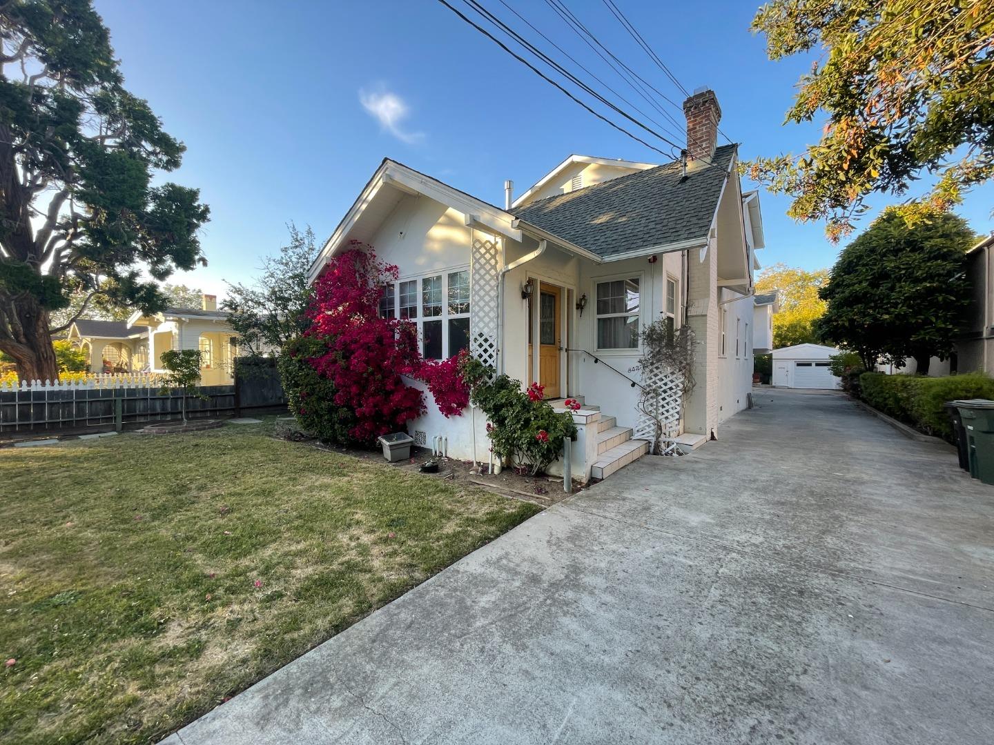 Detail Gallery Image 1 of 1 For 842 Highland Ave #1,  San Mateo,  CA 94401 - 2 Beds | 1/1 Baths