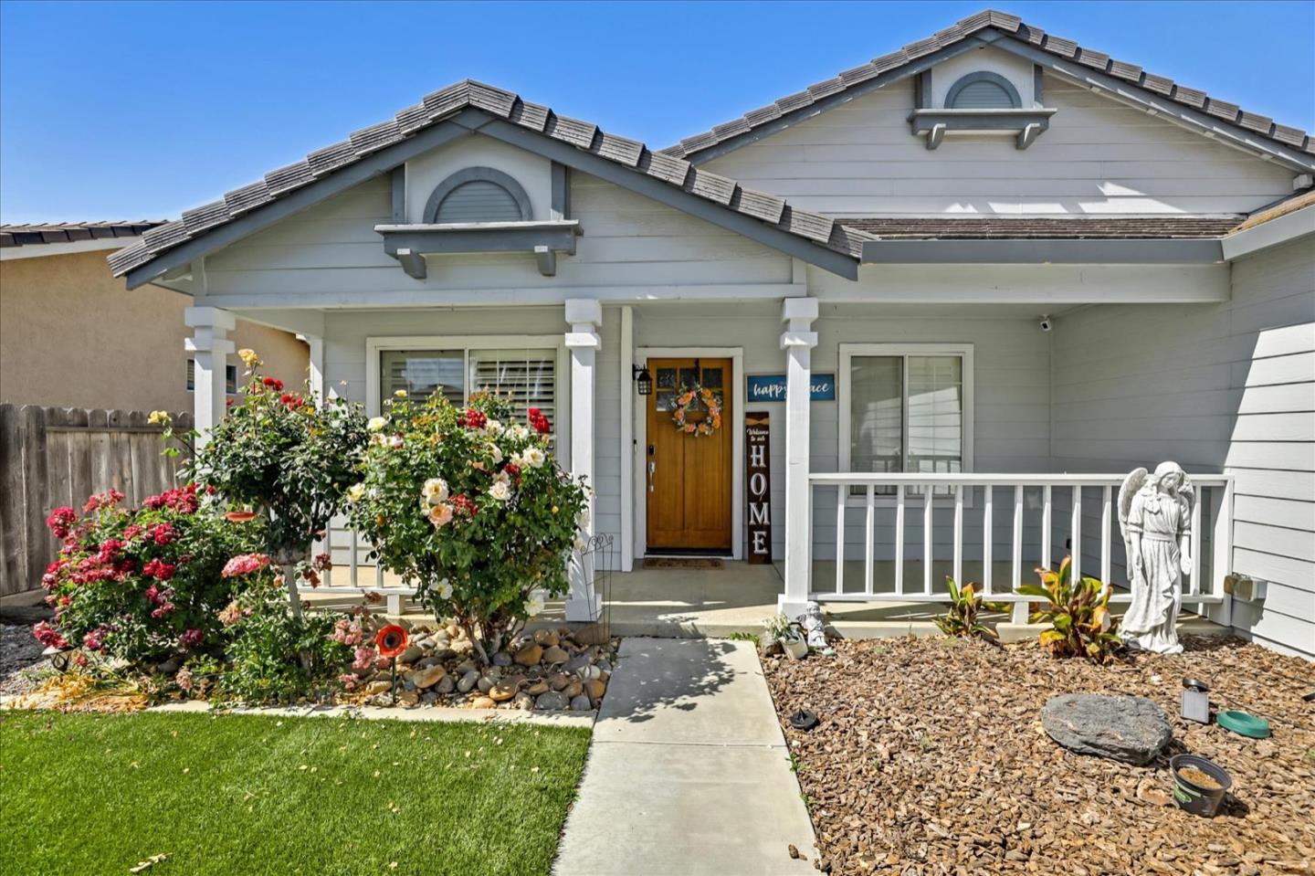 Detail Gallery Image 1 of 1 For 2150 Osborne Cir, Hollister,  CA 95023 - 3 Beds | 2 Baths