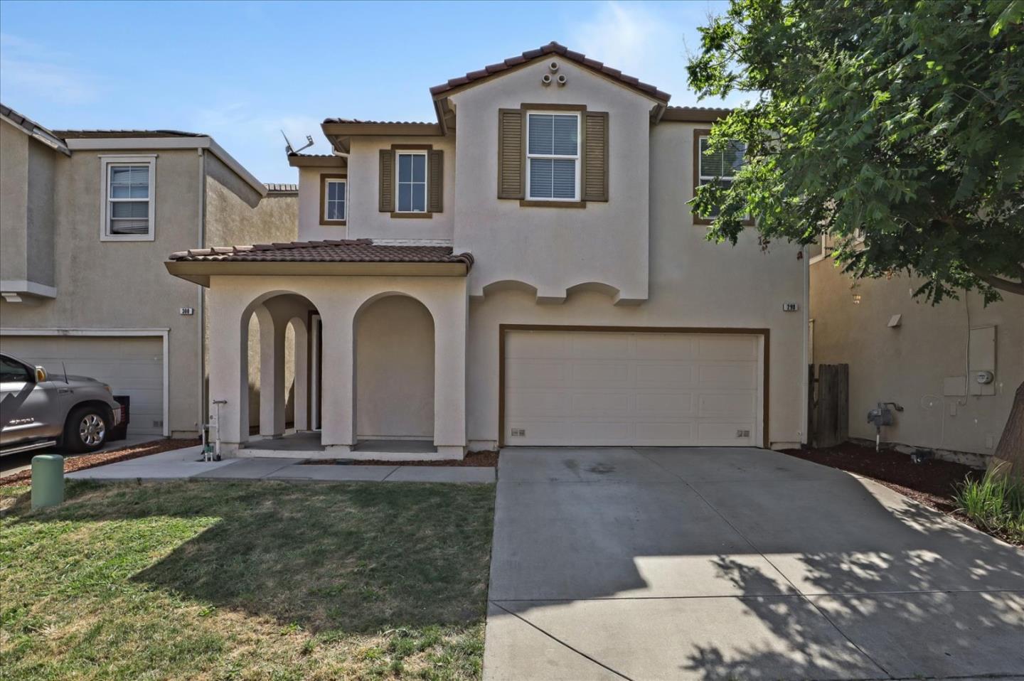 Detail Gallery Image 1 of 1 For 290 Summer Stroll Cir, Sacramento,  CA 95823 - 4 Beds | 2/1 Baths