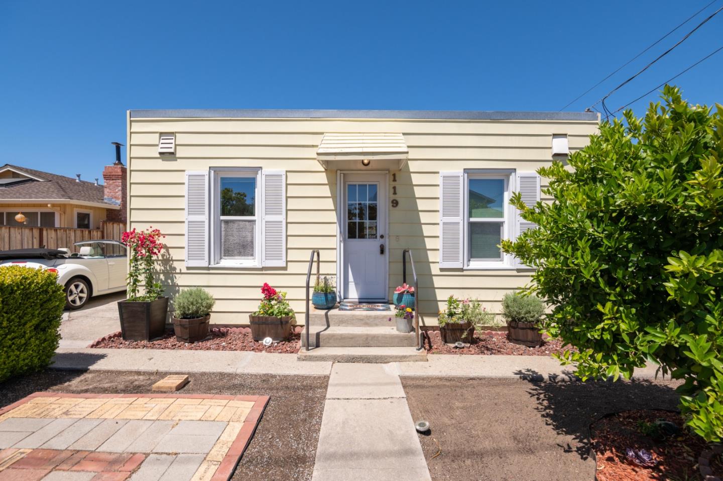 Detail Gallery Image 1 of 1 For 119 Almena St, Santa Cruz,  CA 95062 - 2 Beds | 1 Baths