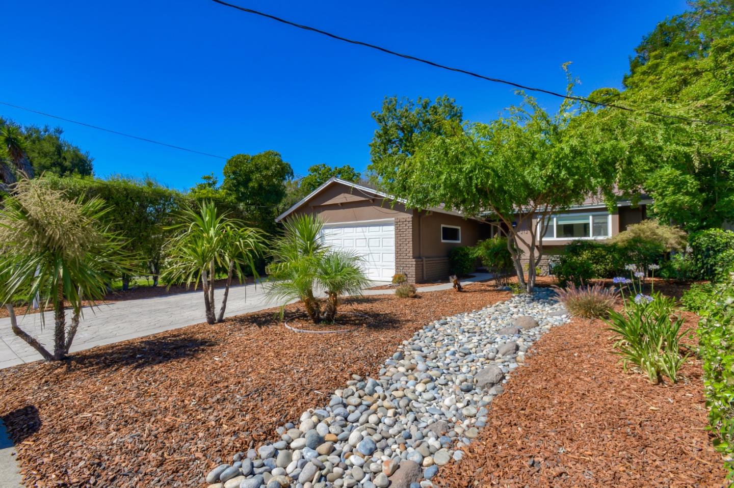 Detail Gallery Image 1 of 1 For 212 Haight St, Menlo Park,  CA 94025 - 3 Beds | 2 Baths