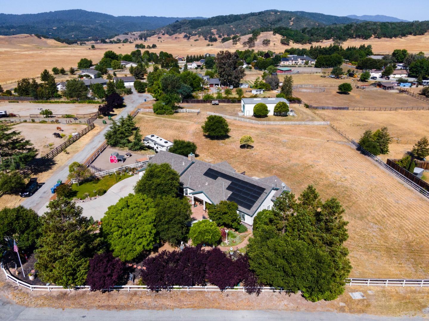 Detail Gallery Image 1 of 1 For 10085 Devries Ct, Gilroy,  CA 95020 - 4 Beds | 3 Baths