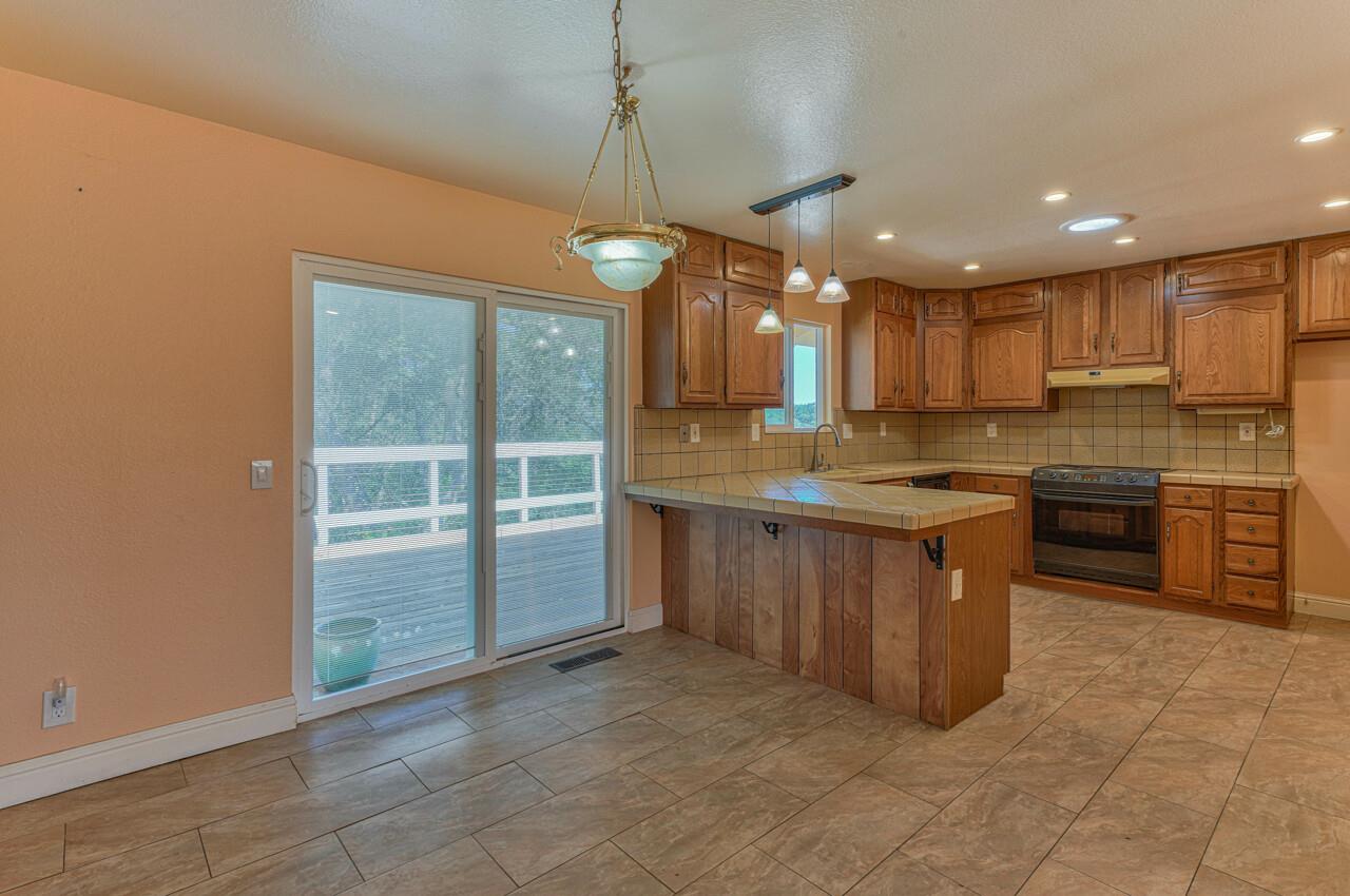 Detail Gallery Image 16 of 51 For 570 Echo Valley Rd, Salinas,  CA 93907 - 3 Beds | 2 Baths