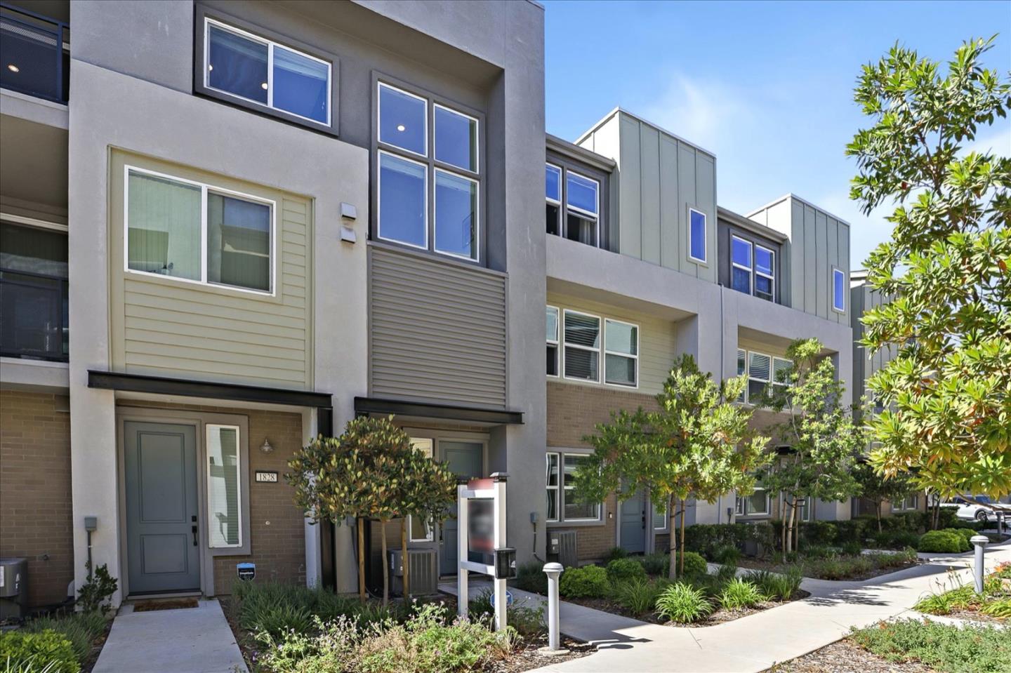 Detail Gallery Image 1 of 1 For 1836 Midnight Cir, San Jose,  CA 95133 - 2 Beds | 2 Baths