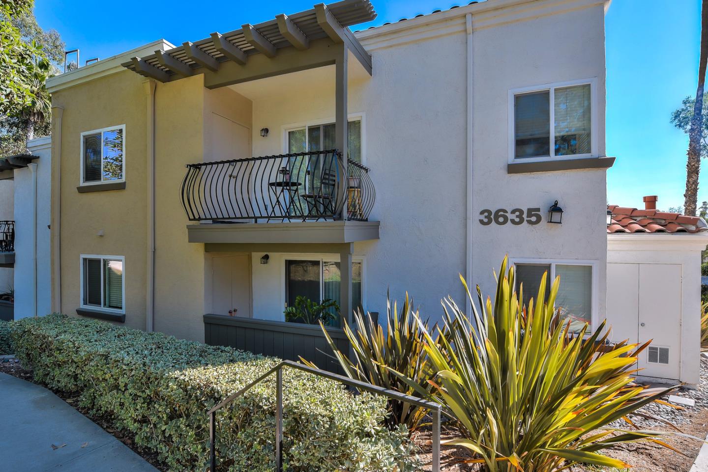 Detail Gallery Image 1 of 1 For 3635 Ash St #6,  San Diego,  CA 92105 - 2 Beds | 2 Baths