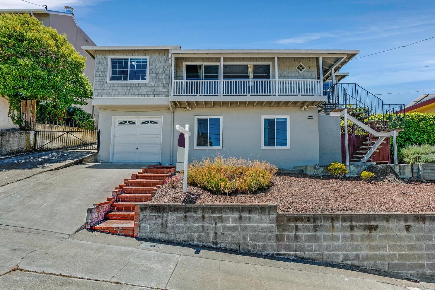 Detail Gallery Image 1 of 1 For 445 Beech Ave, San Bruno,  CA 94066 - 3 Beds | 2/1 Baths